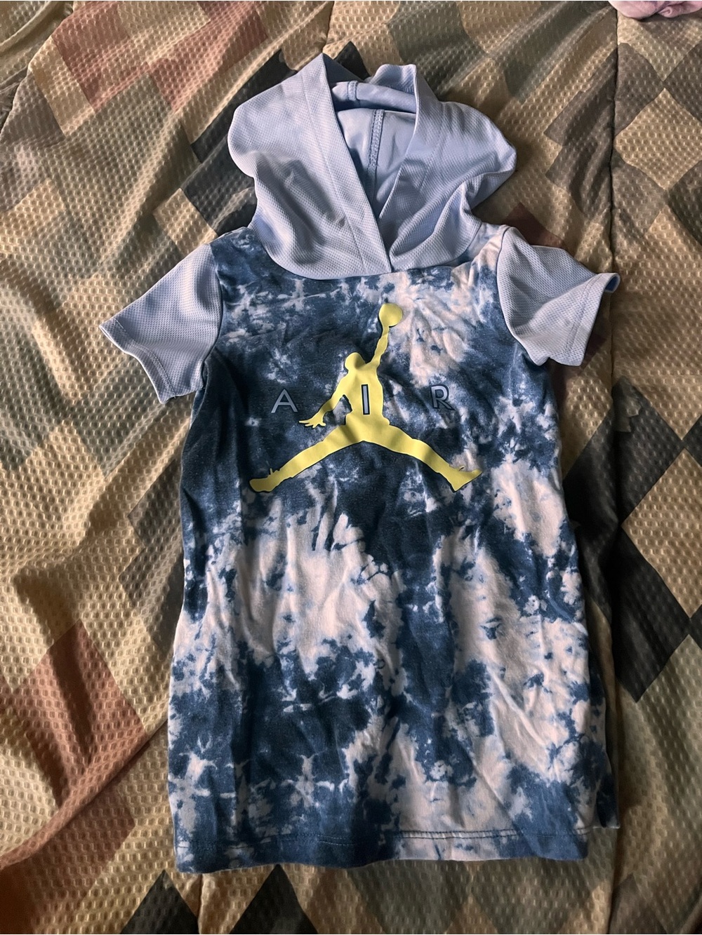 Jordan Kids' Navy and Light Blue Tie-Dye Short Sleeve Hoodie with Yellow Jumpman